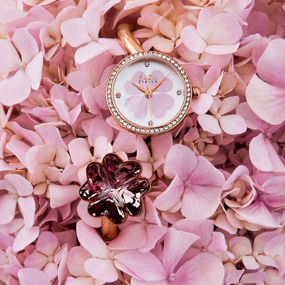 Vẻ đẹp của đồng hồ mặt xà chính hãng cừ dưới tay nghề của Saga