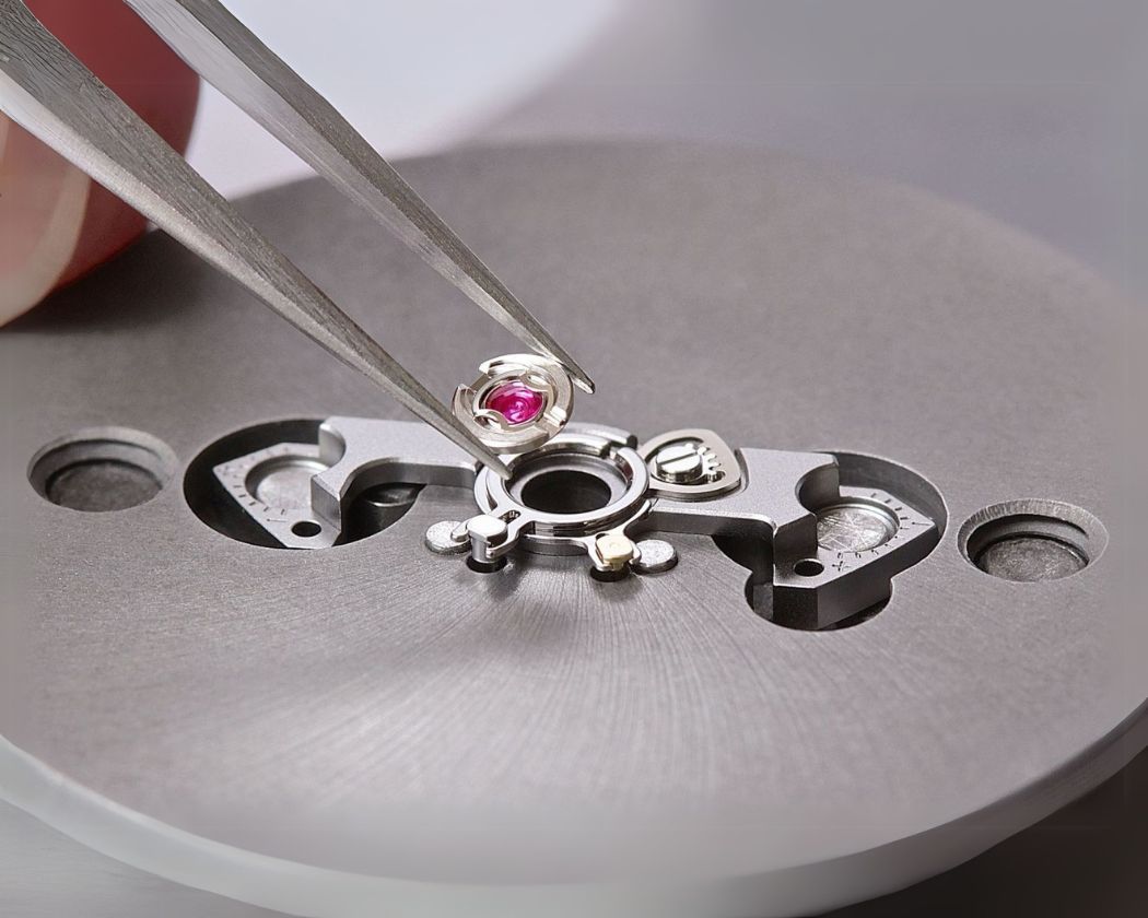 Chân kính đồng hồ (Jewels) là gì? Tại sao lại cần thiết? 27 Chân kính đồng hồ (Jewels) là gì? Tại sao lại cần thiết?