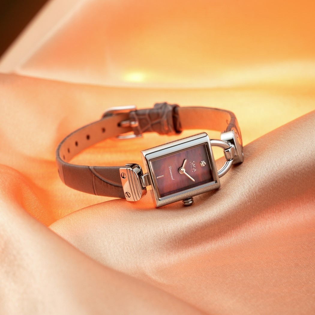 Đồng hồ dây da cá sấu Saga 71936-SVGEGE-2A