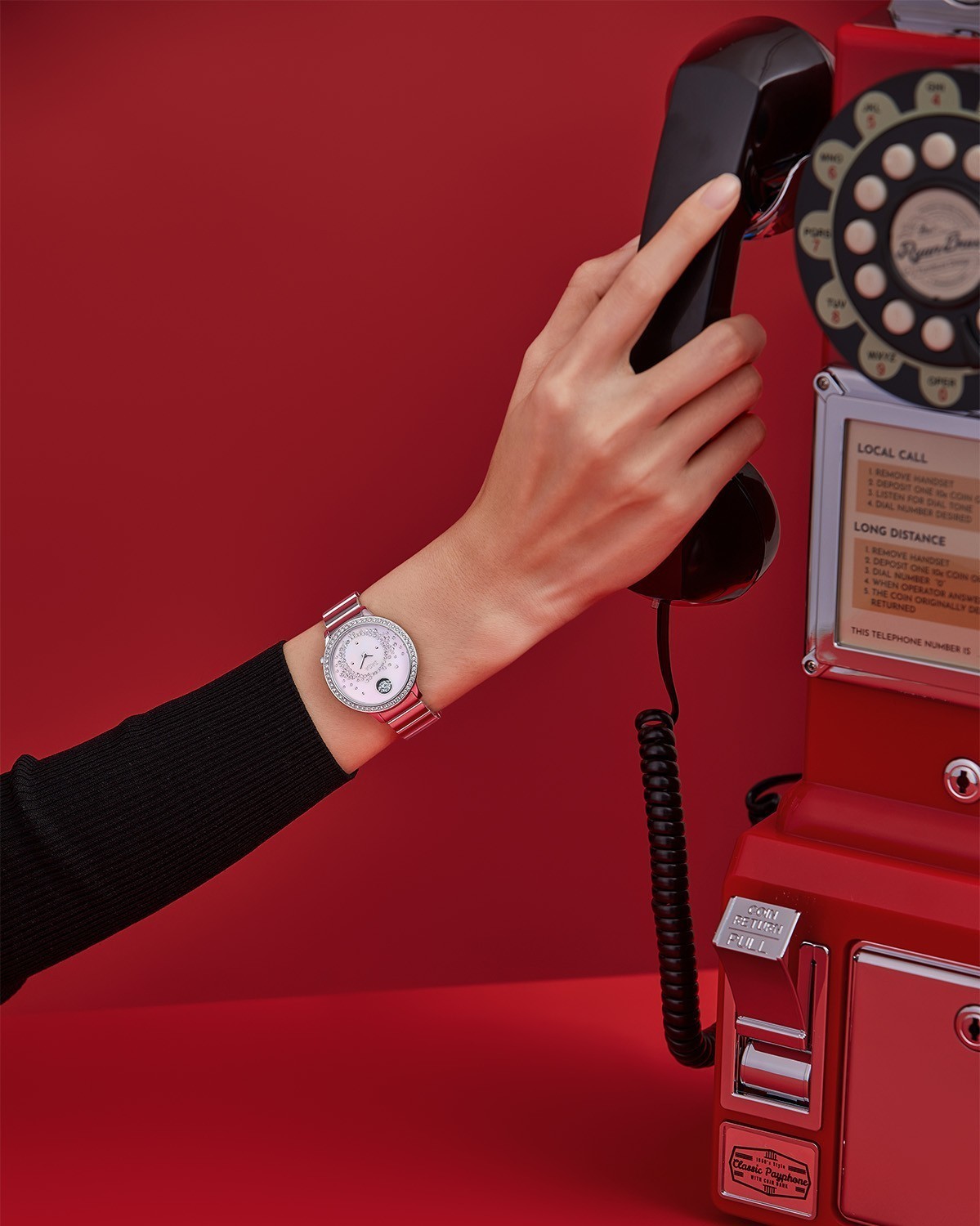 Saga Heartbeat Signal 53766-SVMPSV-2 – Mặt số 34mm, Xà cừ, Đính đá pha lê Danube 8 Mẫu đeo Saga 53766-SVMPSV-2