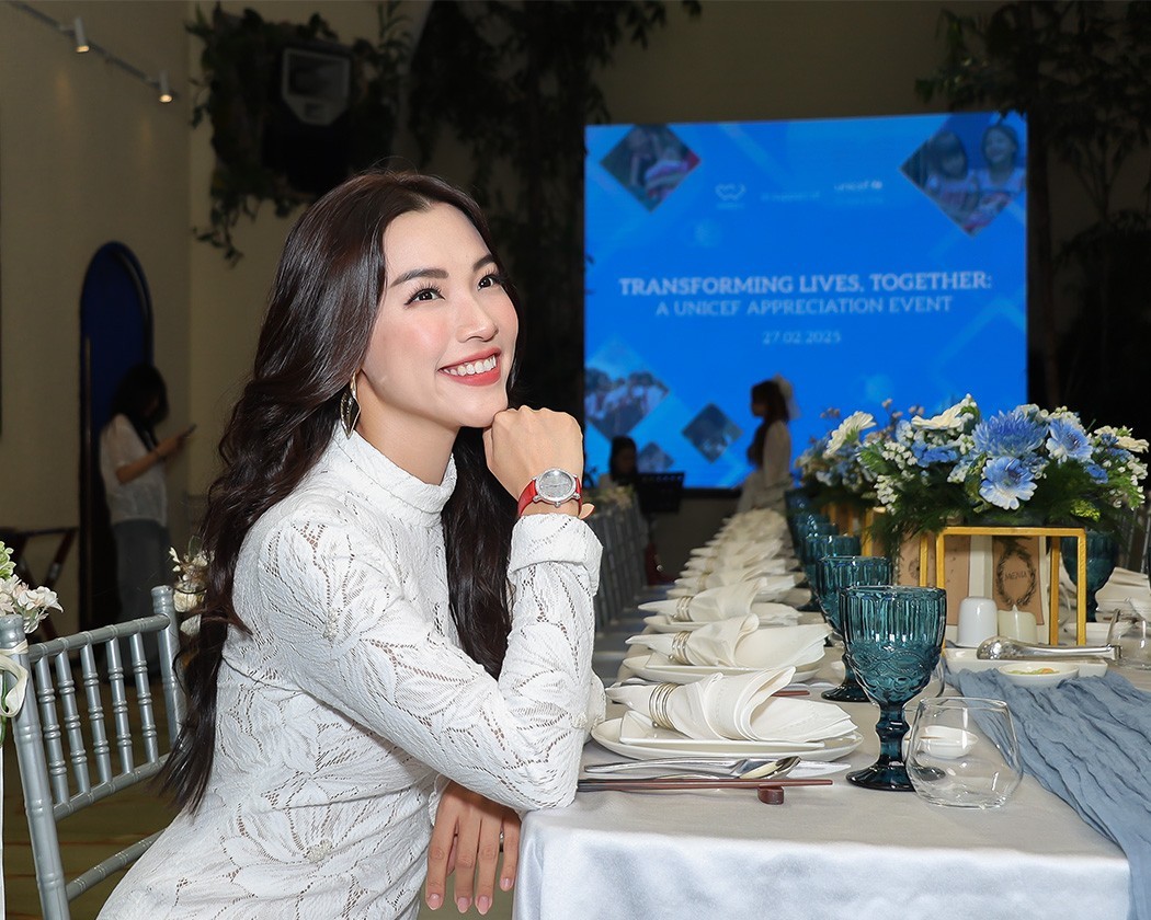 Saga cùng MC Hoàng Oanh lan tỏa thông điệp yêu thương