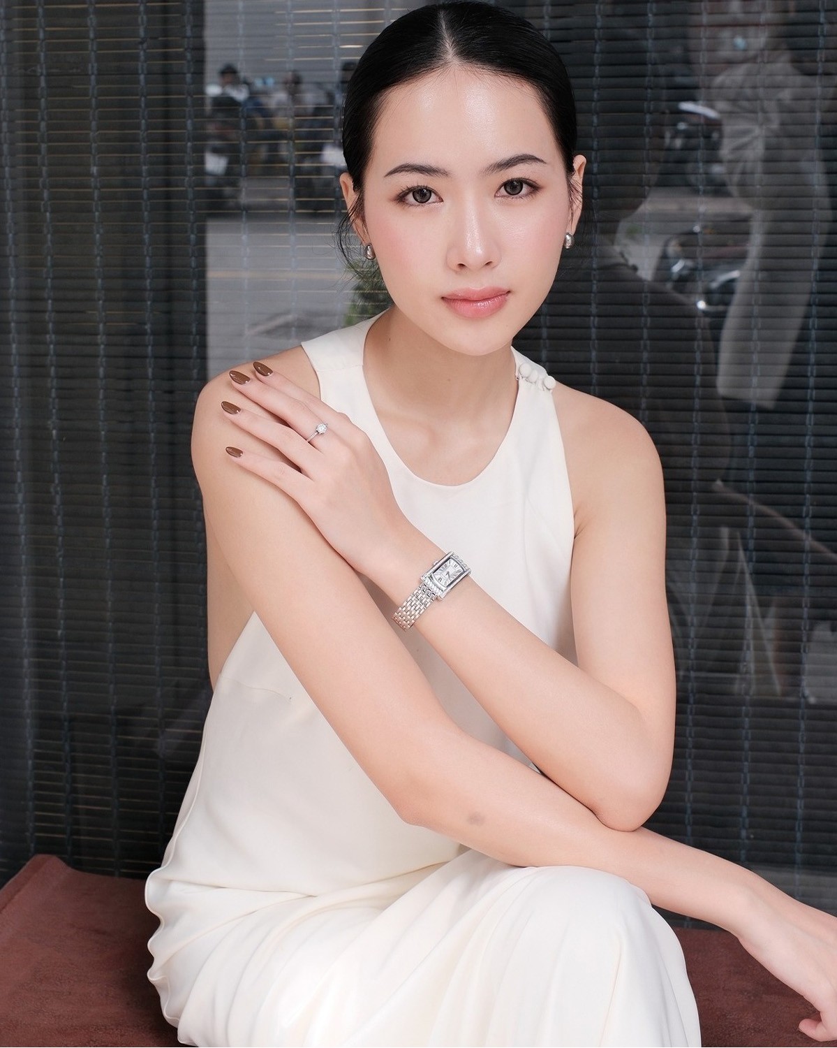 Saga Stella Rectangle 71836-SVSVSV-2 – Nữ – Kính Cứng – Quartz (Pin) – Mặt Số 20x37mm, Đá Swarovski, Chống Nước 3ATM 11 3 review saga 71836 svsvsv 2