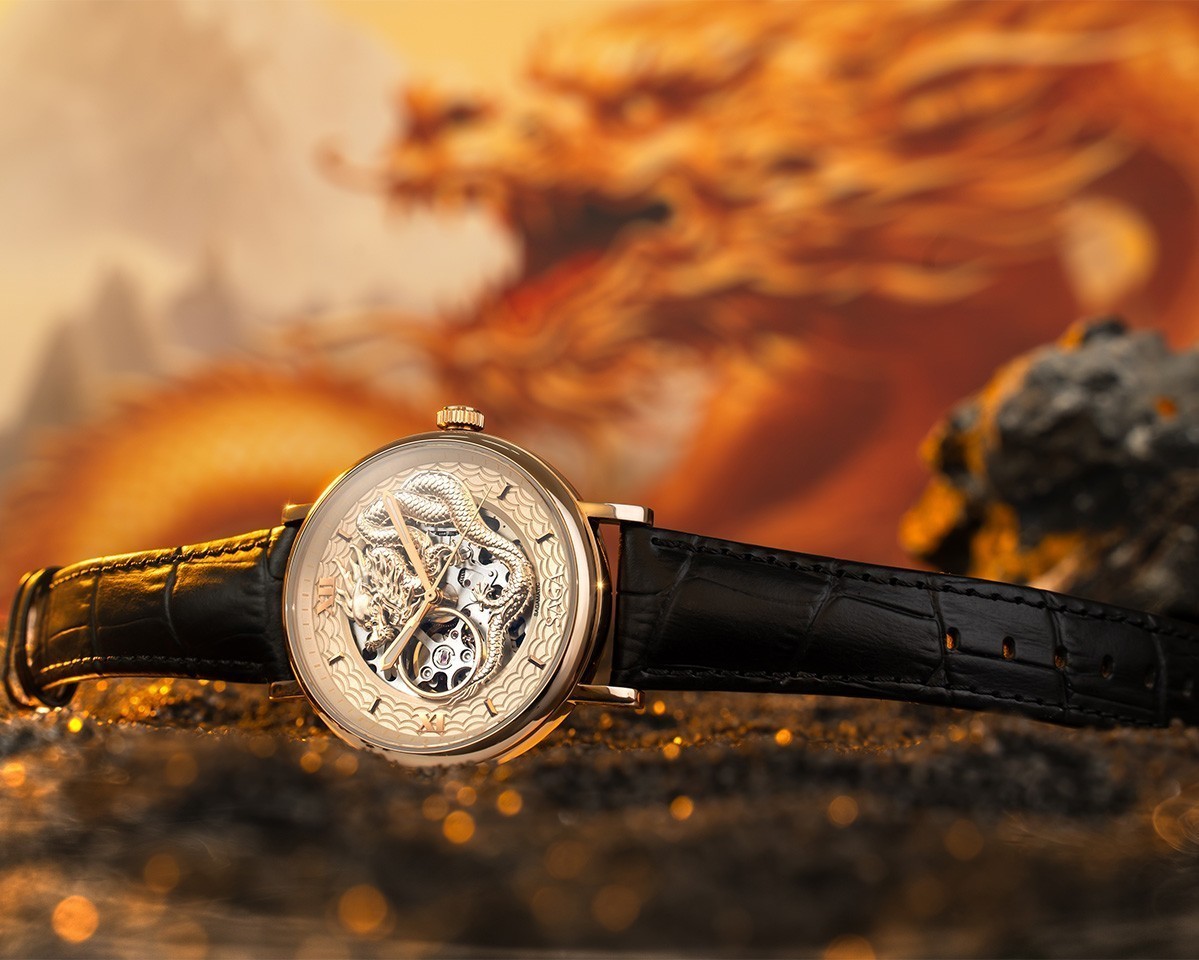 Saga Long Xing Da Da 13665-SVPEBK-3LH – Nam - Đồng hồ Rồng Vàng Giới hạn 999 chiếc - Automatic, lộ cơ 9 Saga 13665-SVPEBK-3LH nằm nghiêng