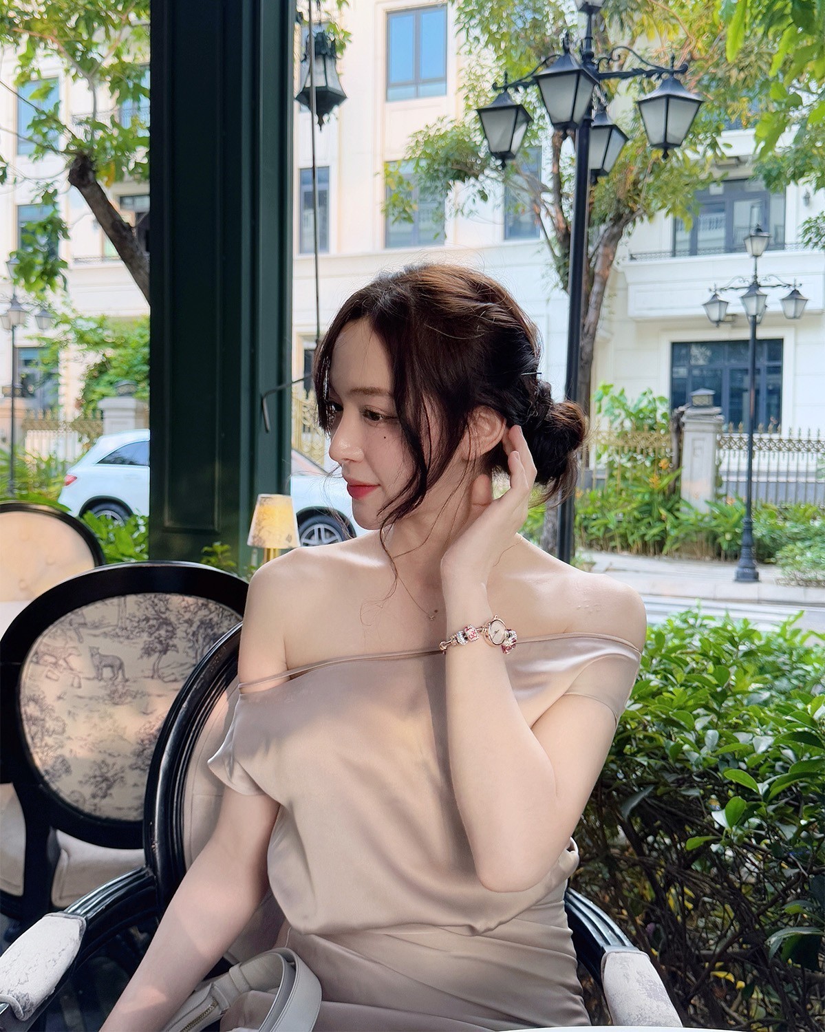 Nàng Phi Linh đeo Saga Charm 53229-RGMWRG-7 - ảnh 2