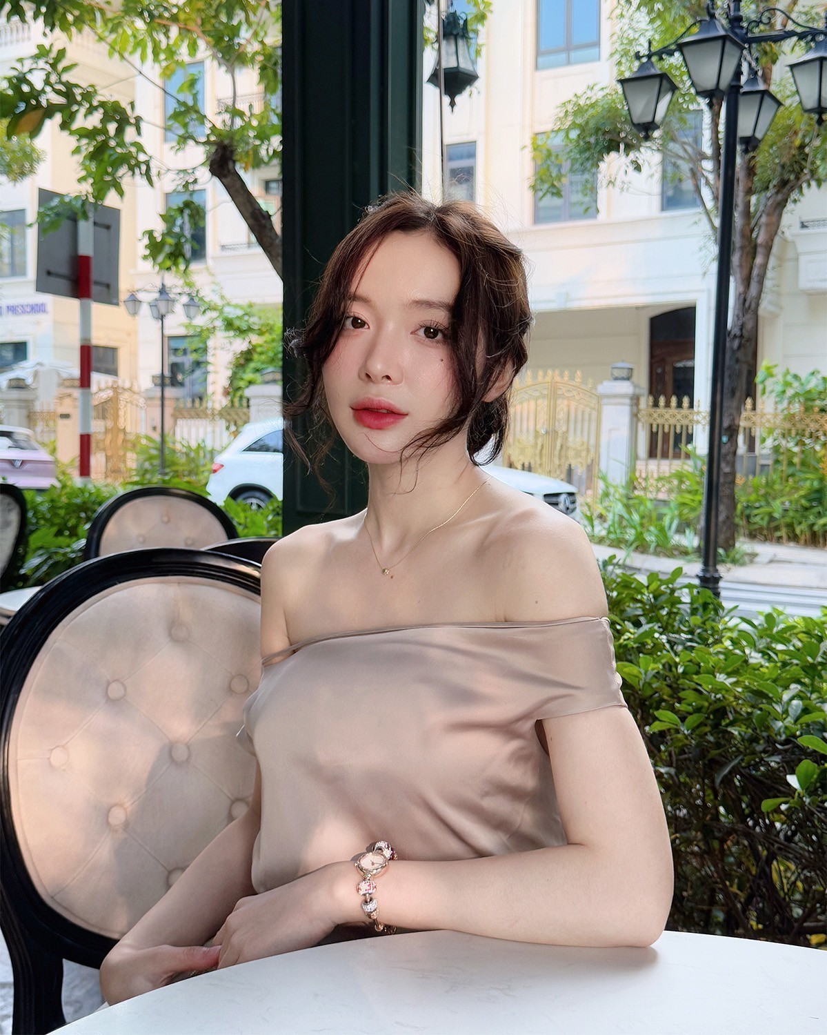 Nàng Phi Linh đeo Saga Charm 53229-RGMWRG-7 - ảnh 3