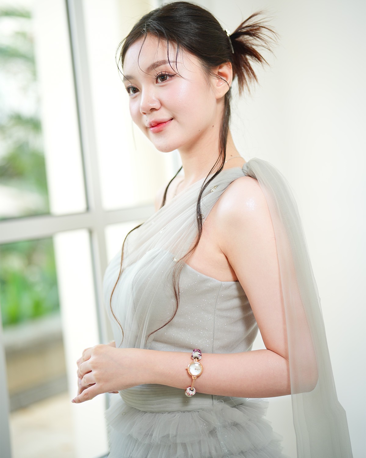 Nàng Khánh Như đeo Saga Charm 53229-RGMWRG-7 - ảnh 2