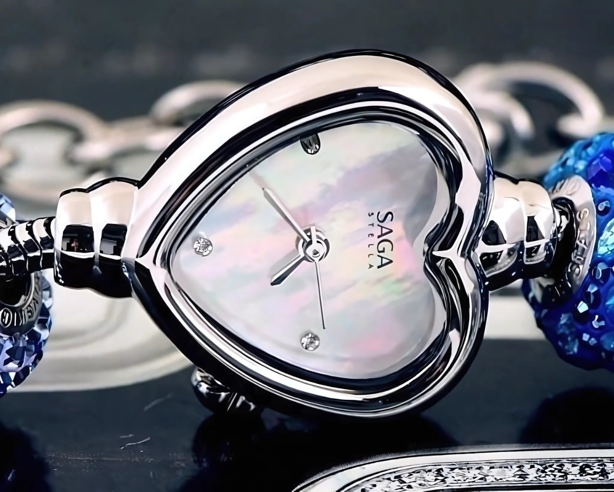 Saga Charm 71825-SVMWSV-8 – Mặt số trái tim xà cừ 24x32mm – Charm xanh dương, trái tim 3 Mặt số trái tim Saga 71825-SVMWSV-8