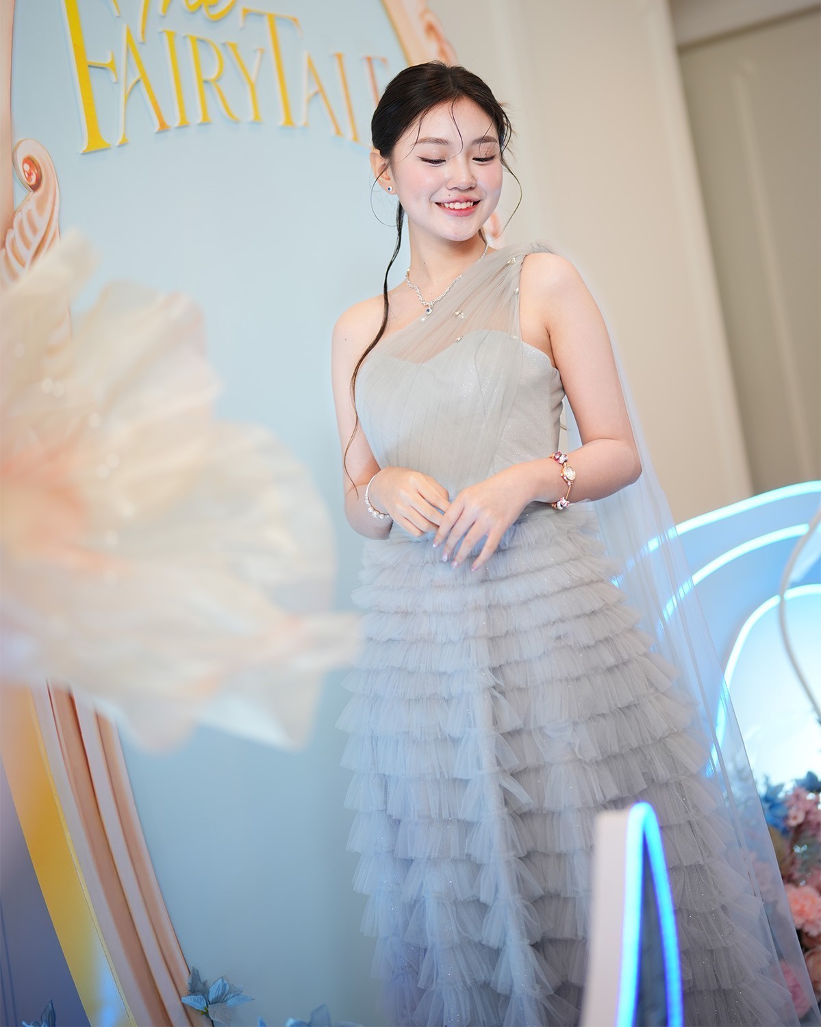 Nàng Khánh Như đeo Saga Charm 53229-RGMWRG-7 - ảnh 3