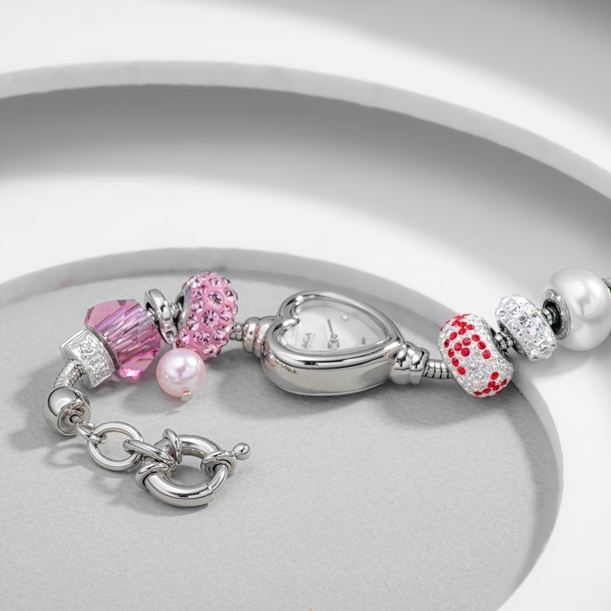 Saga Charm 71825-SVMWSV-5 – Mặt số trái tim xà cừ 24mm – Charm hồng, đỏ 6 Hạt charm đính Swarovski của Saga 71825-SVMWSV-5