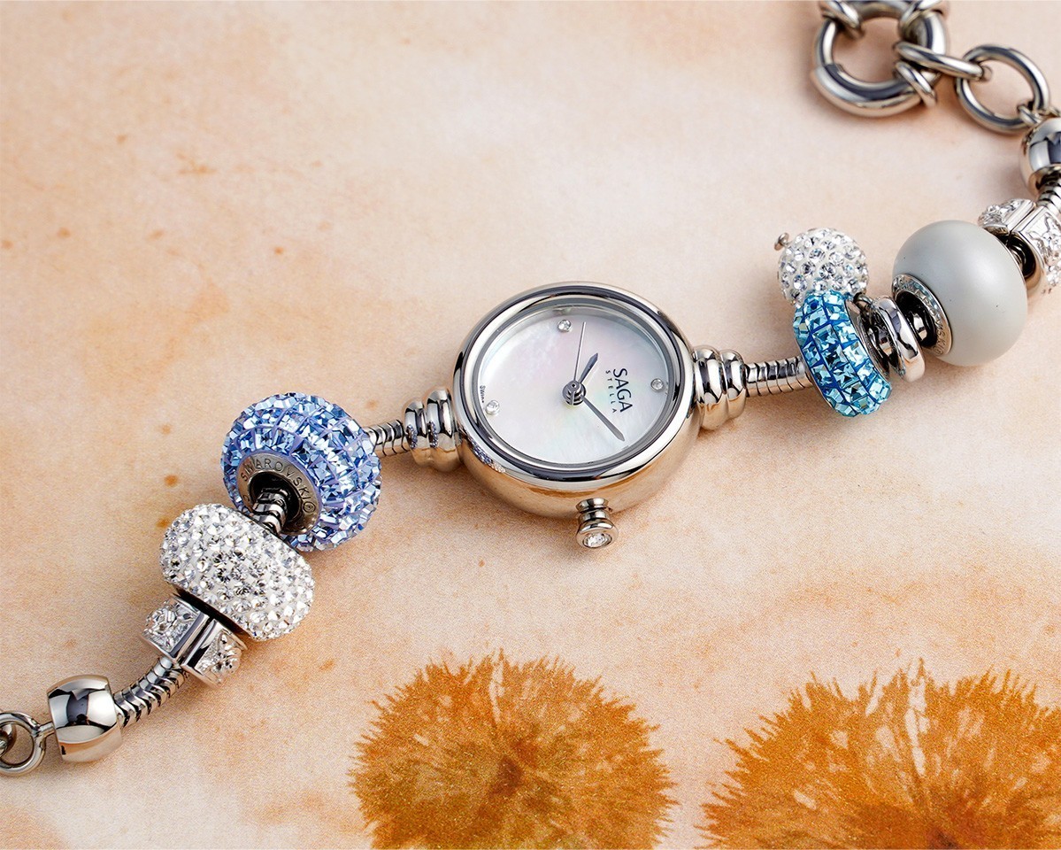 Saga Charm 53229-SVMWSV-3 – Mặt số xà cừ 20mm – Charm xanh dương 9 Đồng hồ Saga 53229-SVMWSV-3 đính đá Swarovski