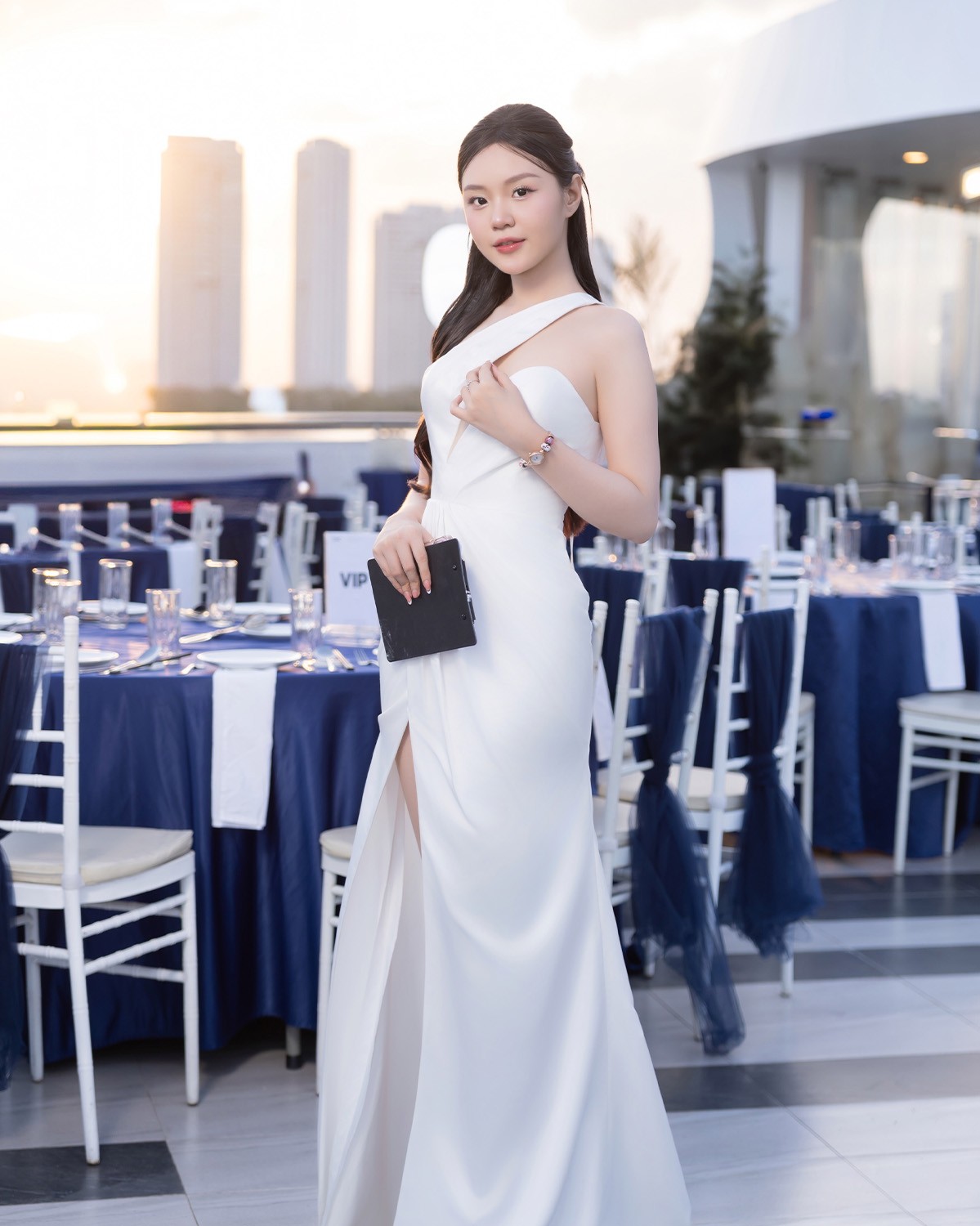 Nàng Khánh Như đeo Saga Charm 53229-RGMWRG-7 - ảnh 6