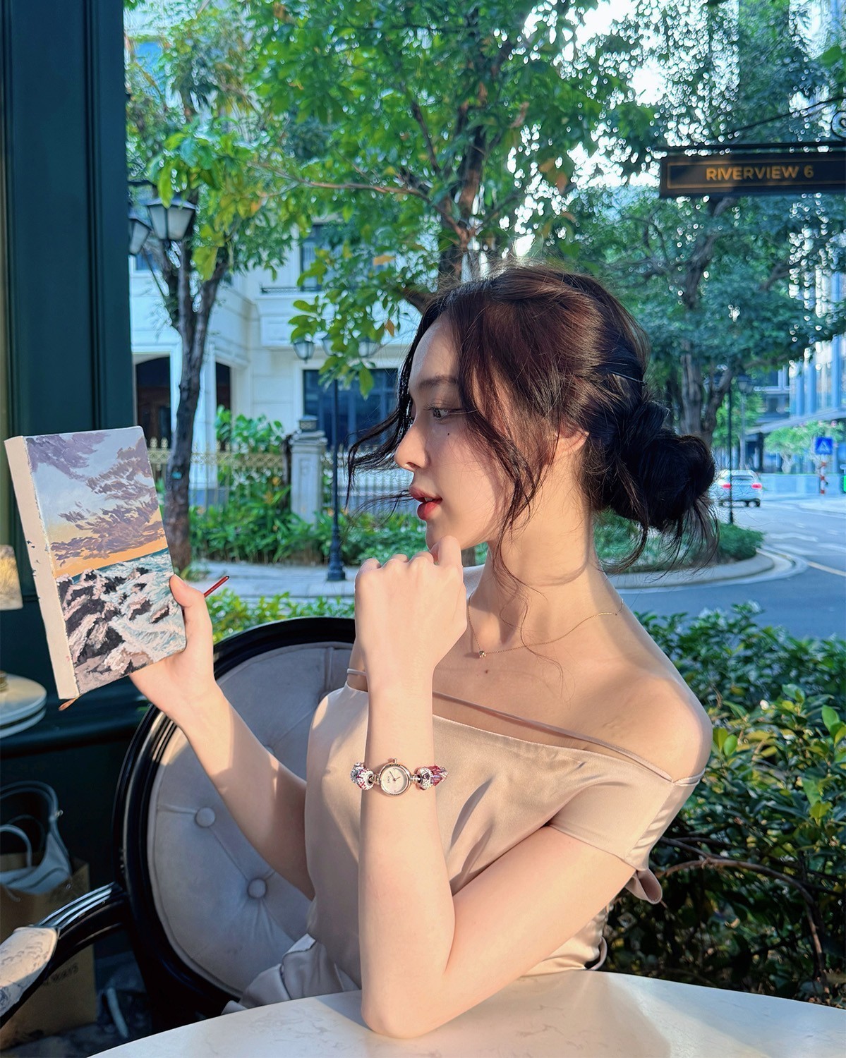 Nàng Phi Linh đeo Saga Charm 53229-RGMWRG-7 - ảnh 1