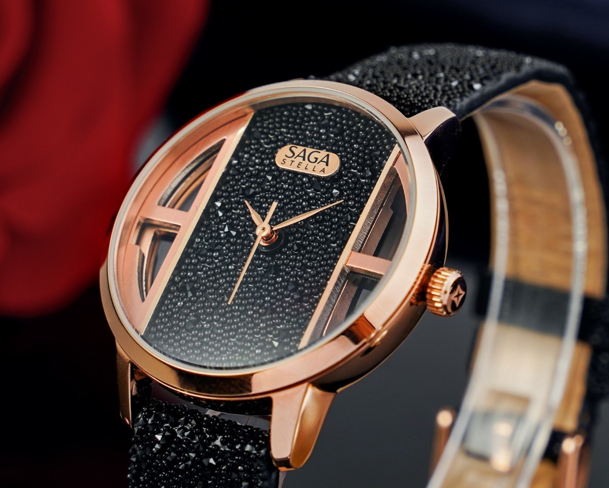 Saga Stella 53623-RGBCFBCF-2 – Mặt số 34.5mm, dây đeo đính đá, mạ vàng hồng 7 Đồng hồ Saga 53623-RGBCFBCF-2 mặt hở phá cách