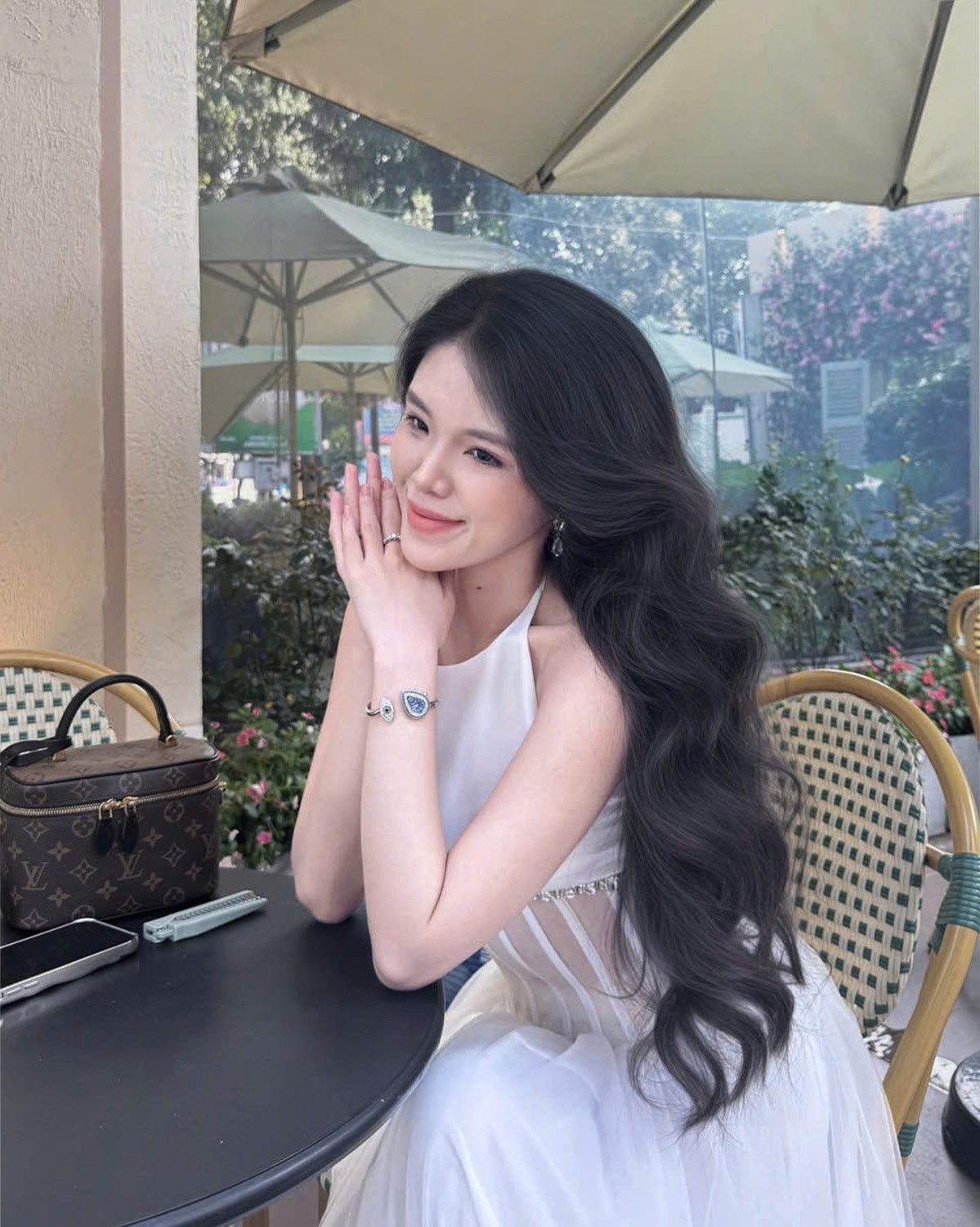 Saga 71865-SVBLSV-2L trên tay mẫu - ảnh 6