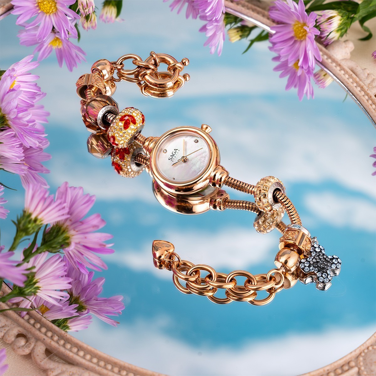 Saga Charm 53229-RGMWRG-5 – Đính đá Swarovski, xà cừ, Charm vàng đỏ 5 Đồng hồ Saga 53229-RGMWRG-5 đính đá Swarovski
