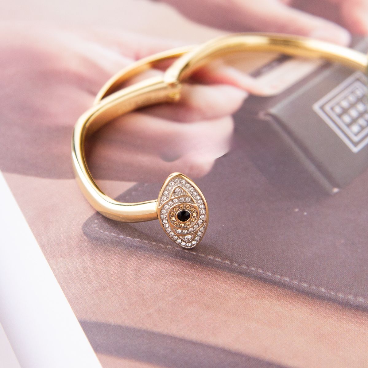 Đuôi dây lắc Saga 71875-GPMWGP-2L