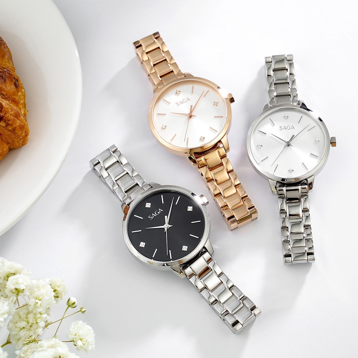 Saga 53643-SVSVSV-2 – Nữ – Kính Cứng – Quartz – Mặt Số 33mm, Đính Đá Swarovski, Chống Nước 3ATM 11 Saga 53643-SVSVSV-2 và các phiên bản khác màu