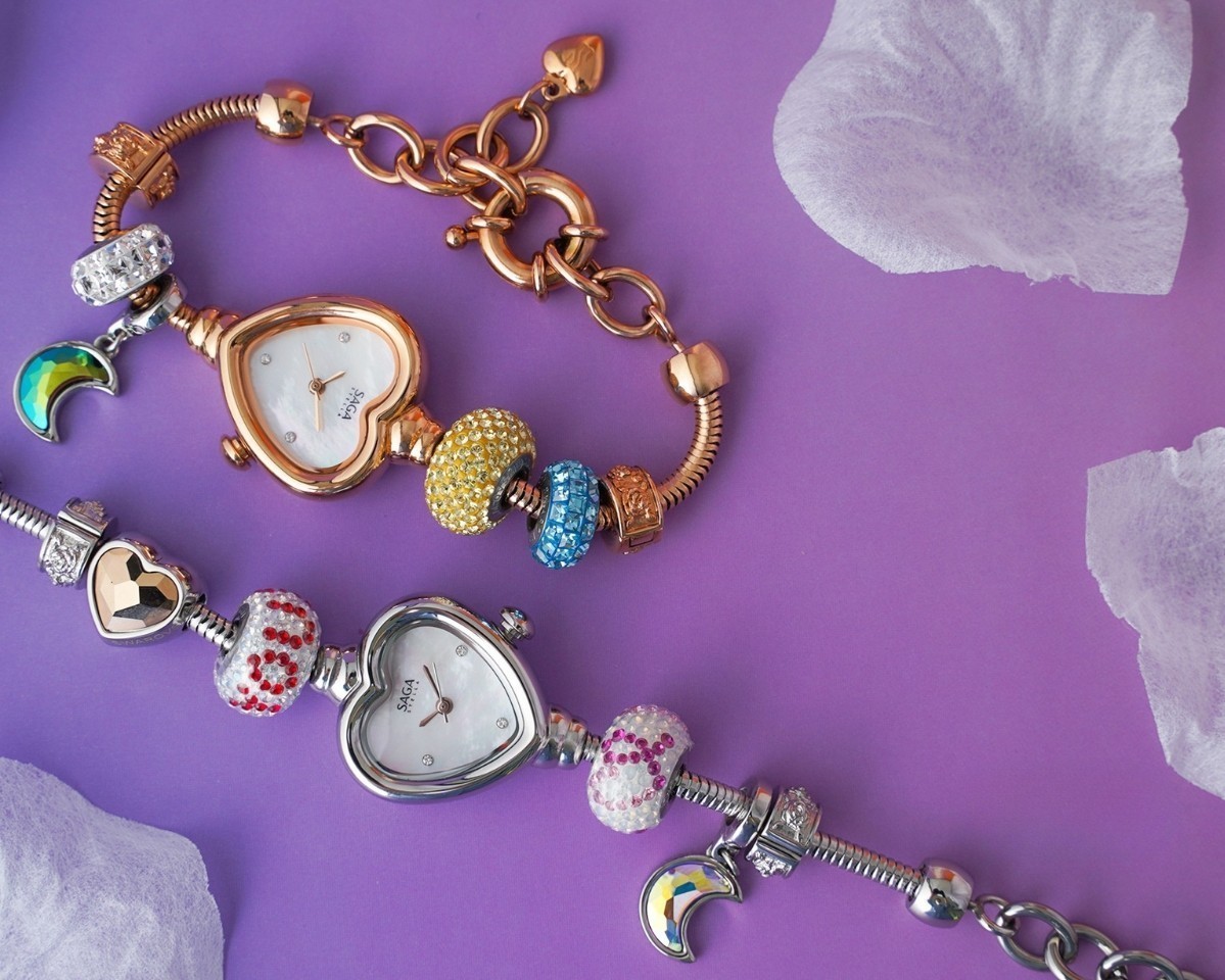 Đồng hồ Saga 71825-RGMWRG-4 và phiên bản dây lắc bạc