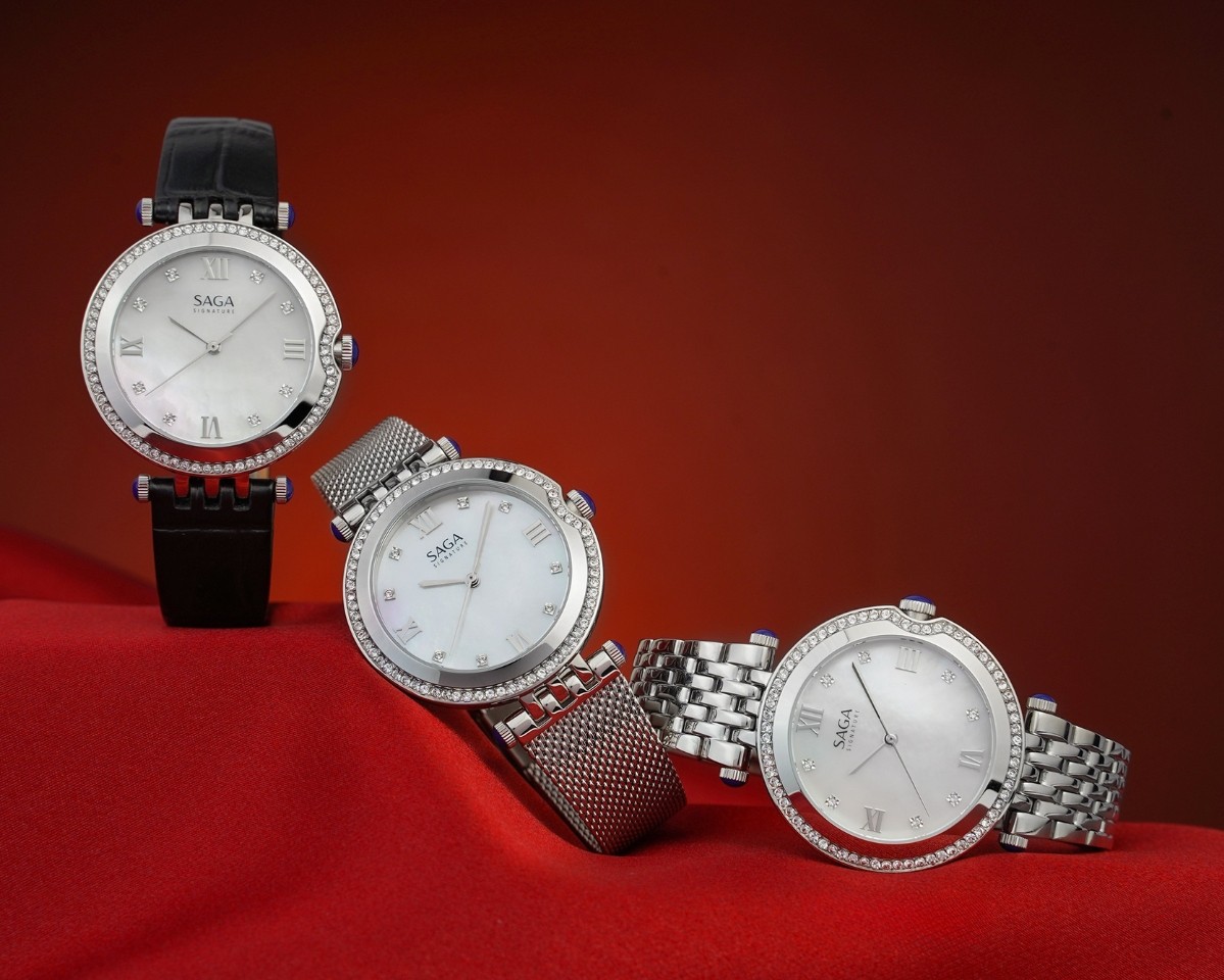 Saga Signature 53458-SVMWBK-2 – Nữ – Mặt Số 36mm, Kính Cứng, Quartz (Pin) 8 3 phiên bản dây của sản phẩm Saga Signature