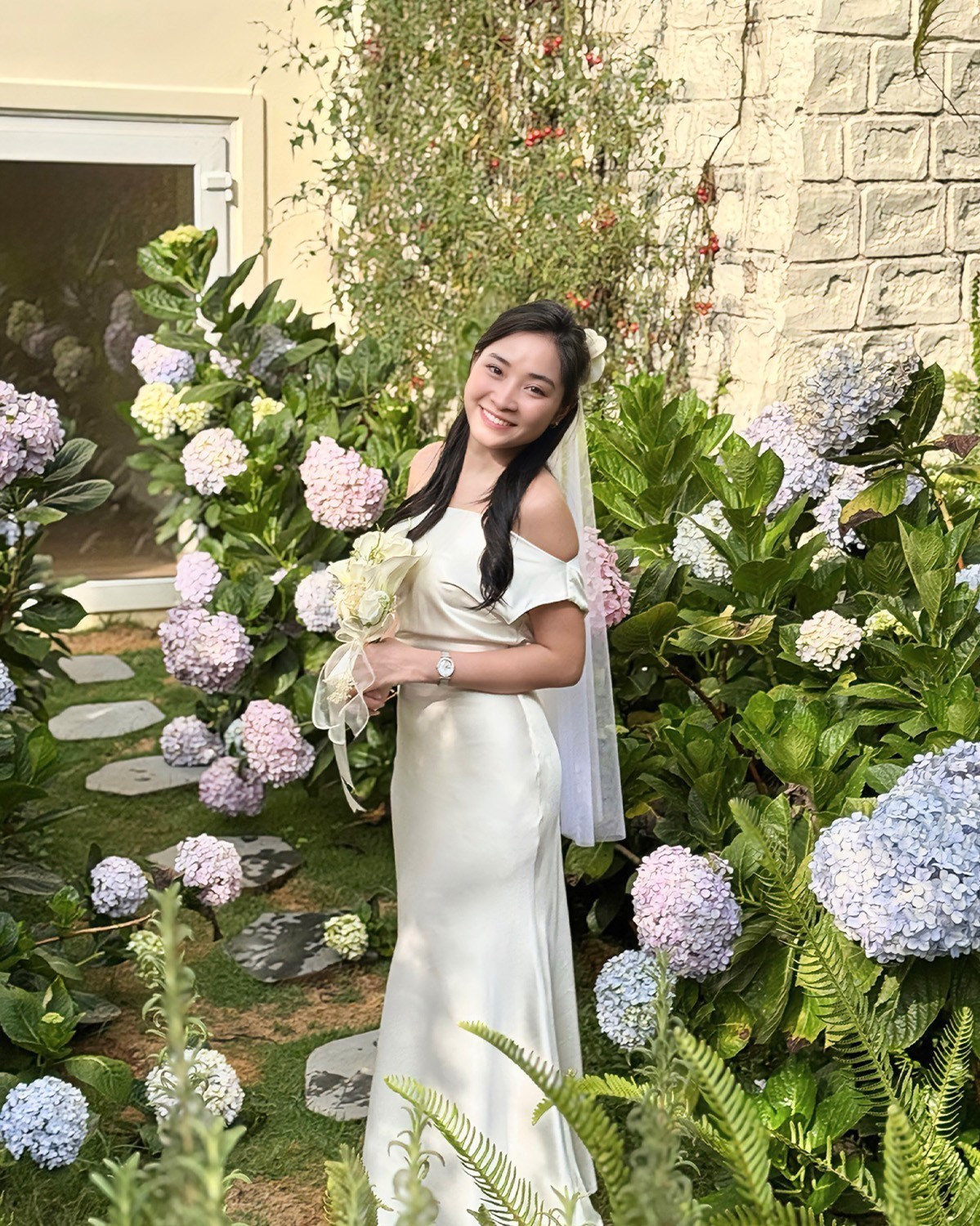 Cô dâu đeo Saga 71931-SVWHSV-2 - ảnh 2