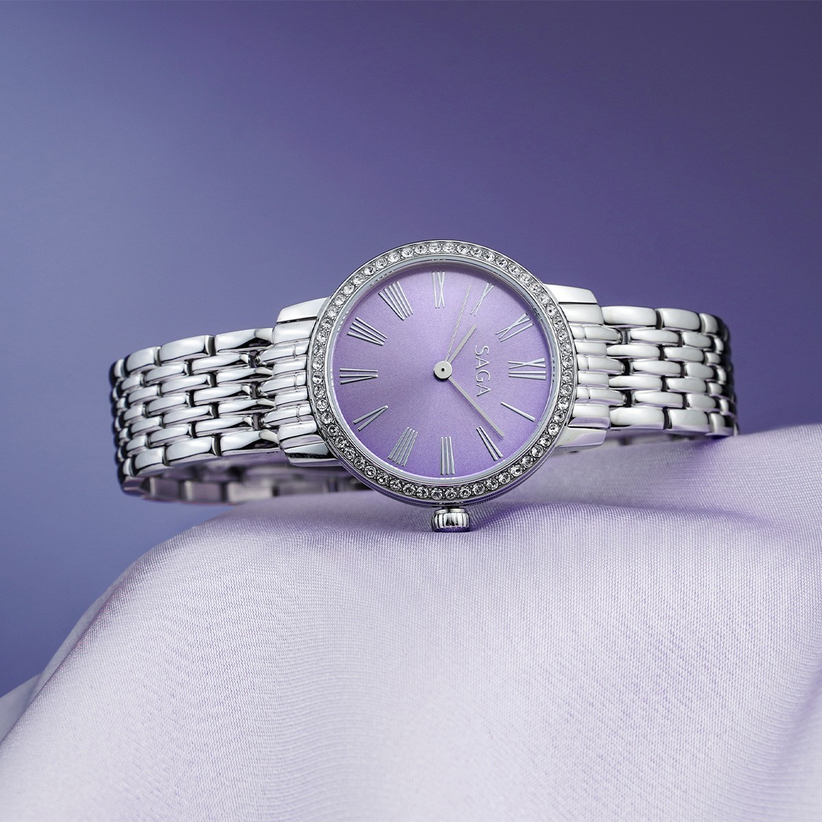Saga Stella Chance 53578-SVVTSV-2 – Nữ – Quartz (Pin) – Mặt Số 30mm, Kính Cứng, Chống Nước 3ATM 11 Đồng hồ dây kim loại Saga 53578-SVVTSV-2
