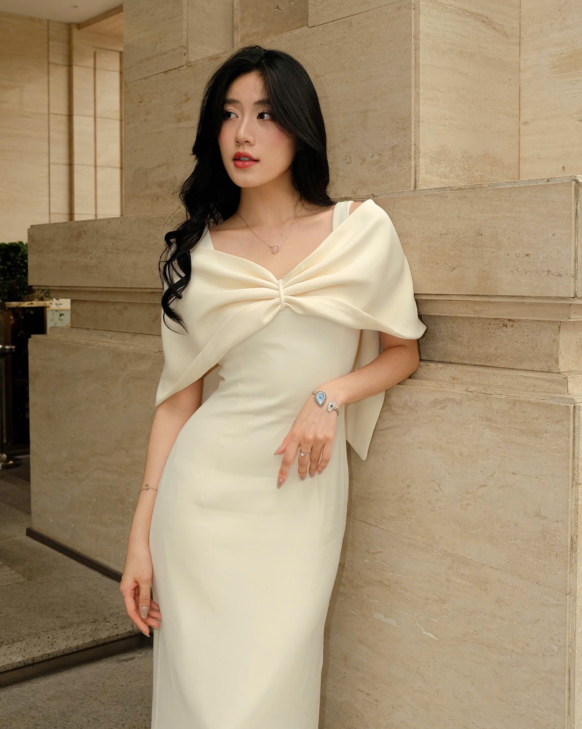 Saga 71865-SVBLSV-2L trên tay mẫu - ảnh 1