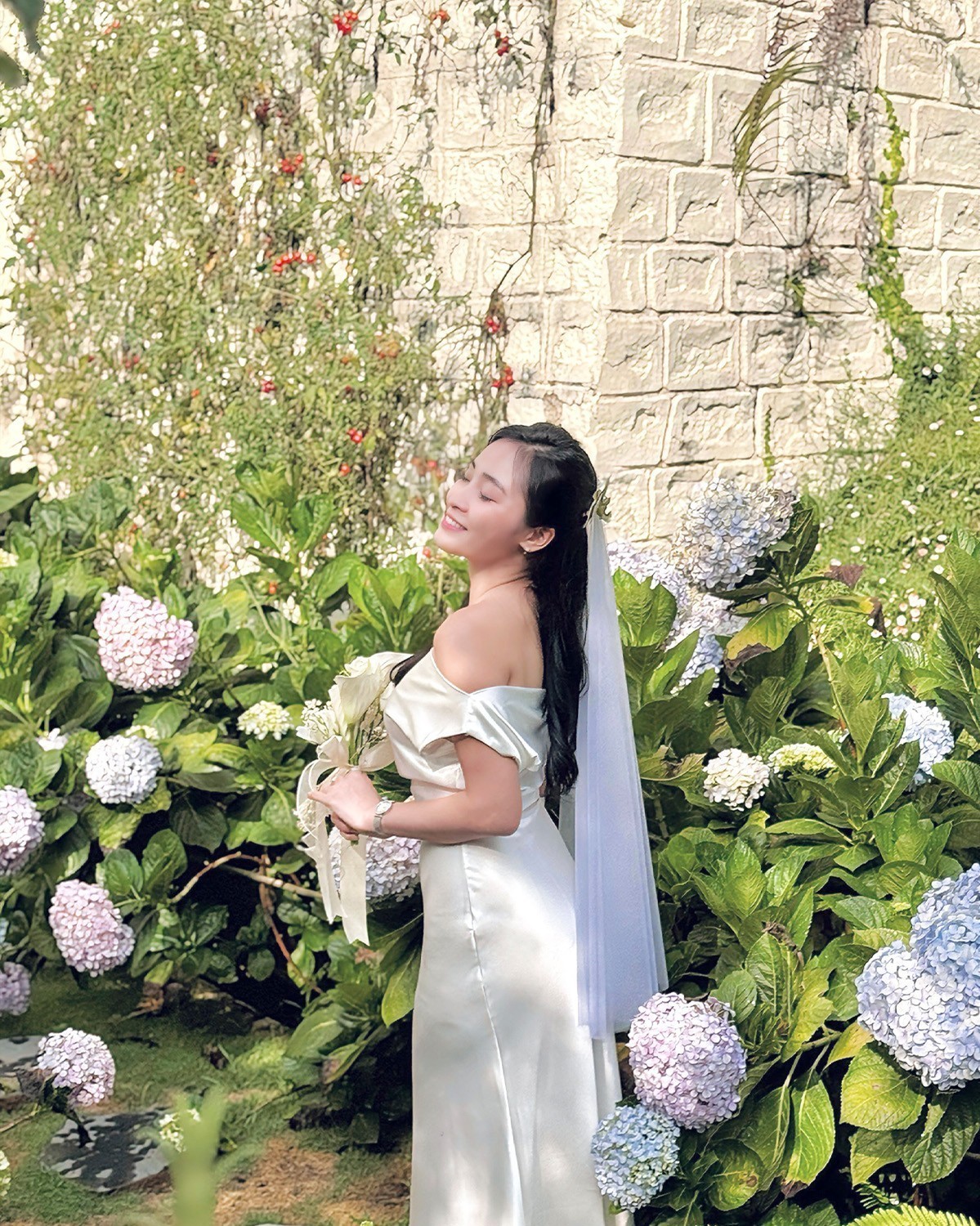 Cô dâu đeo Saga 71931-SVWHSV-2 - ảnh 1