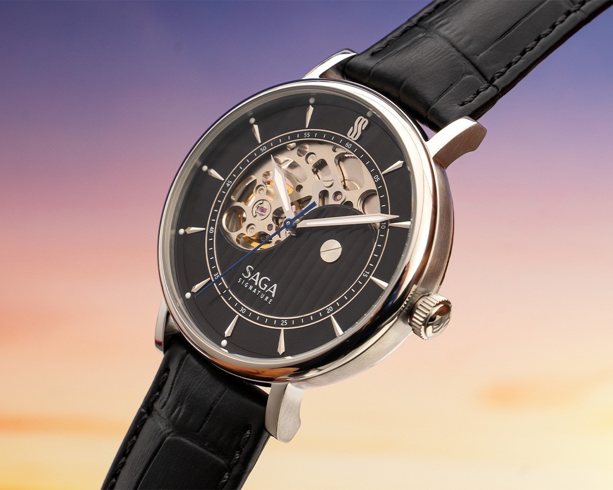 Saga Signature 13703-SVBDBK-3 – Nam – Automatic – Lộ cơ triết lý Âm-Dương trên bề mặt số 6 Cận cảnh mặt số Saga 13703-SVBDBK-3