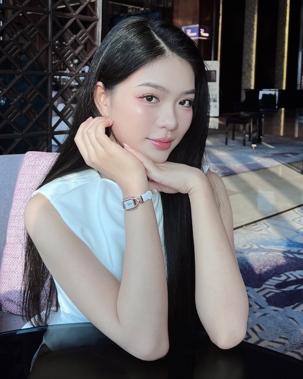 Mẫu đeo đồng hồ Saga Swiss Movt - ảnh 4