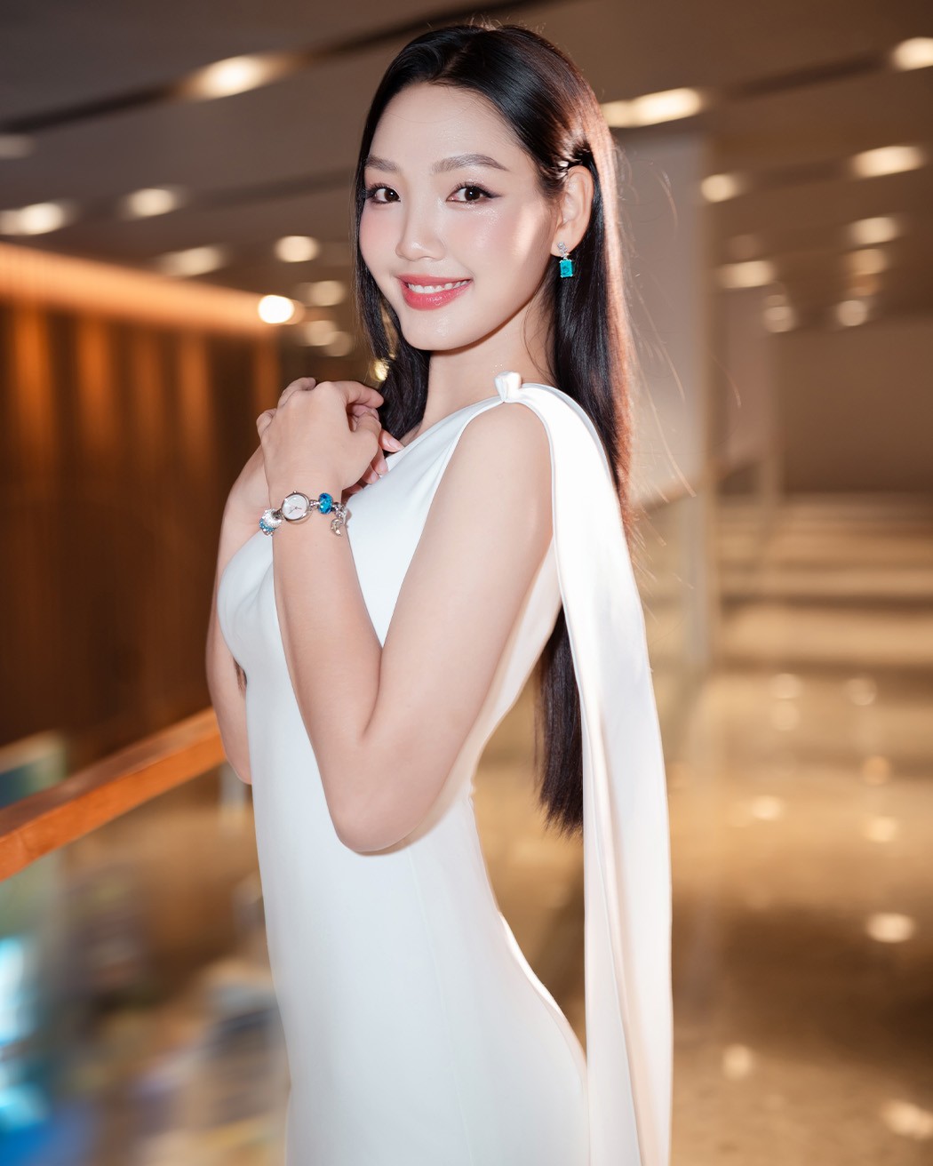 Diễn viên Đoàn Minh Anh diện đồng hồ Saga tại DANAFF III 8 Diễn viên Đoàn Minh Anh diện đồng hồ Saga Charm - ảnh 6