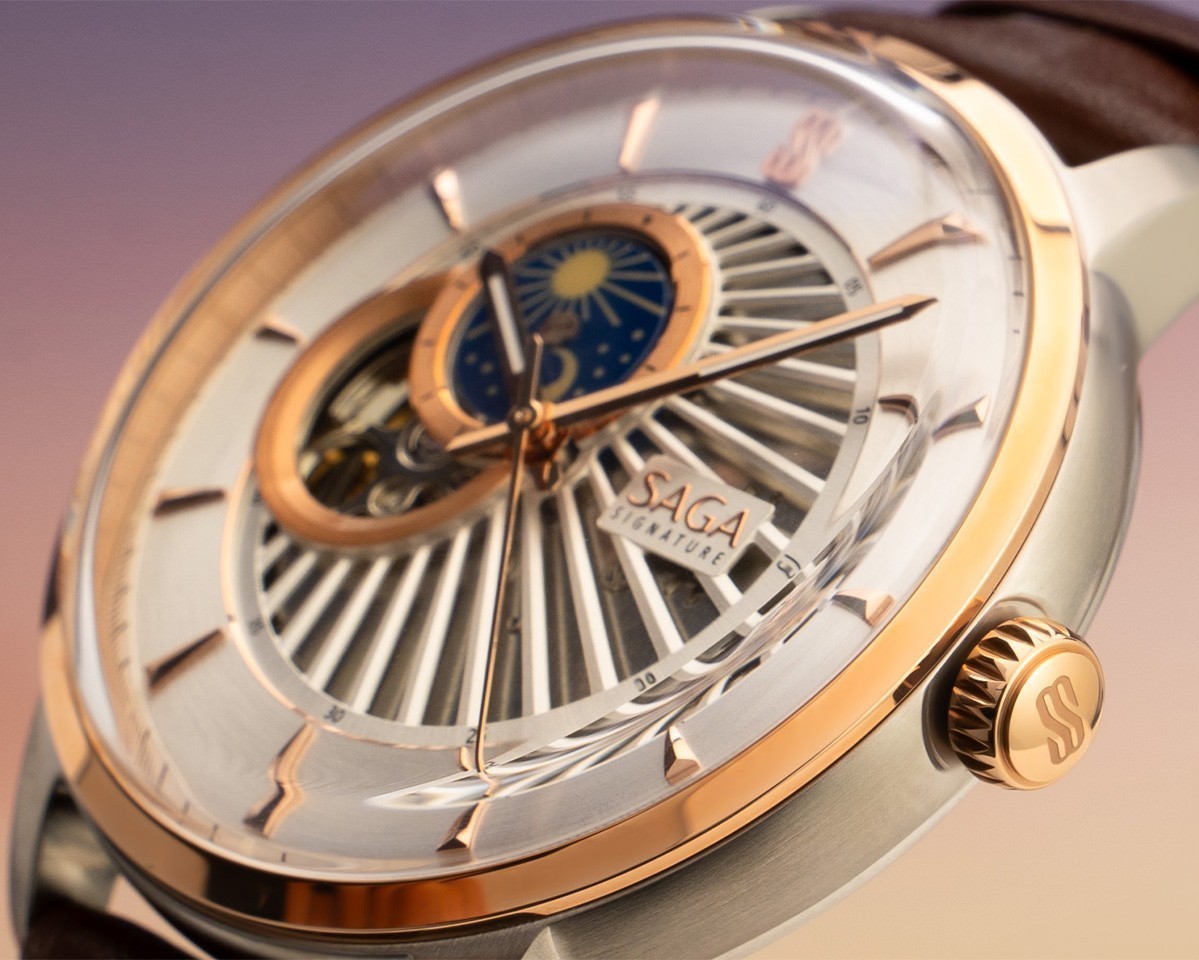 Saga 13702-TTRSVBN-3 – Mặt Số 42mm, Open Heart, Sun And Moon 8 Góc nghiêng Saga 13702-TTRSVBN-3