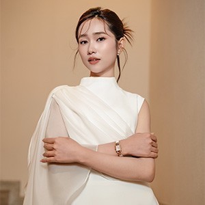 Mẫu đeo đồng hồ Saga đính đá - ảnh 17