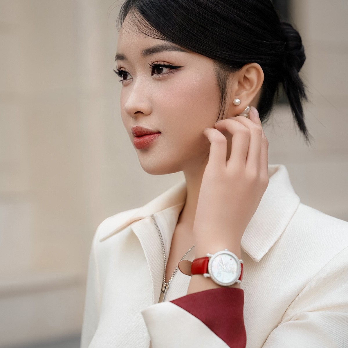 Mẫu đeo đồng hồ Saga đính đá - ảnh 29