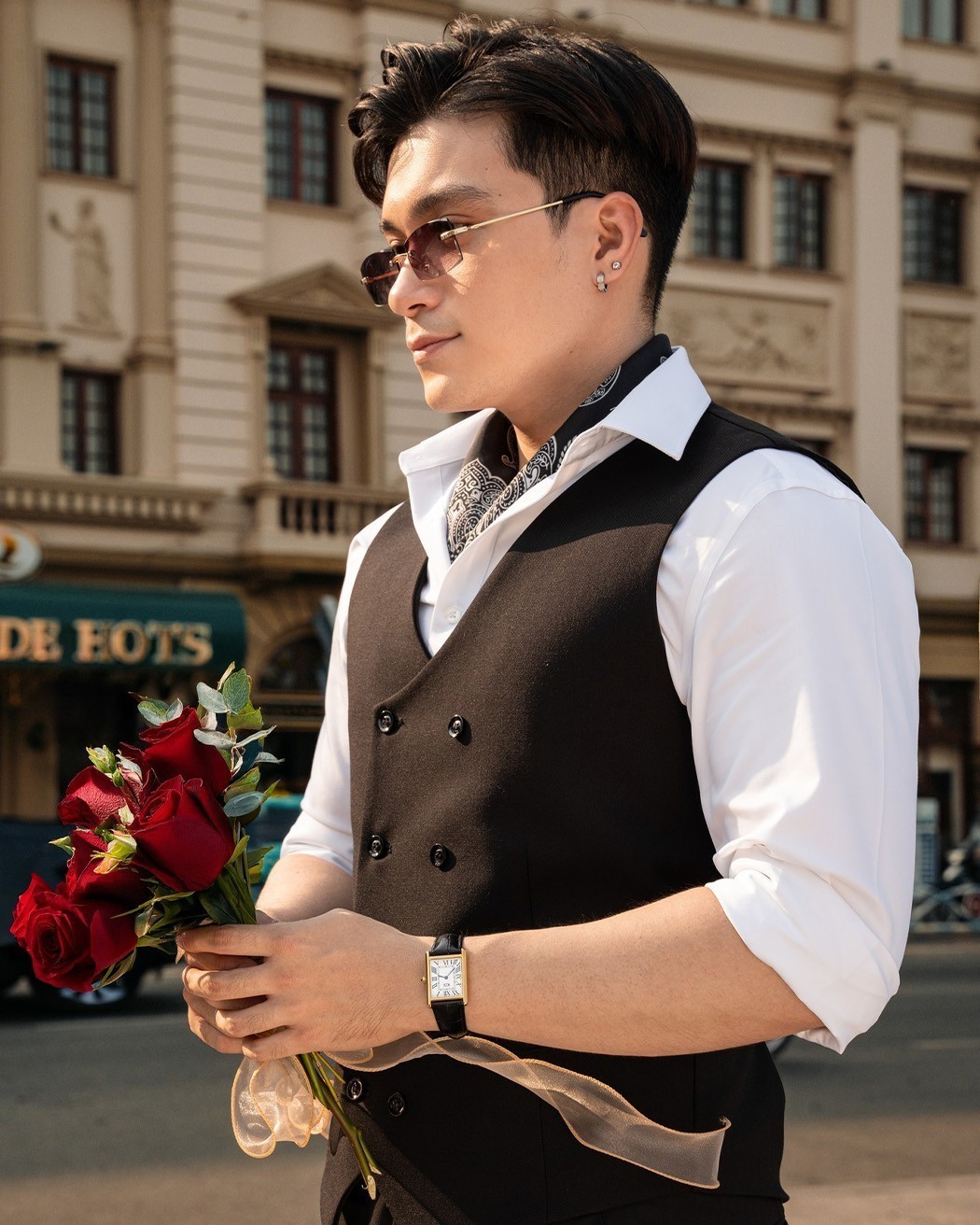Dress Watch – Bí quyết tạo dấu ấn đẳng cấp quý ông 8 Mẫu đeo đồng hồ Dress Watch phiên bản mặt vuông
