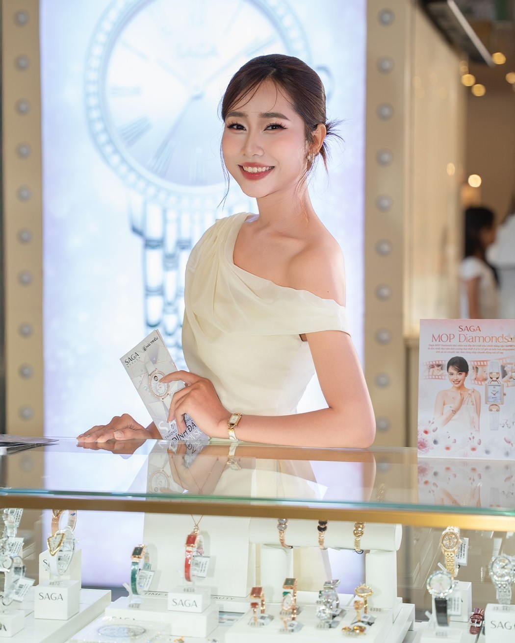 Mẫu đeo đồng hồ Saga - ảnh 12