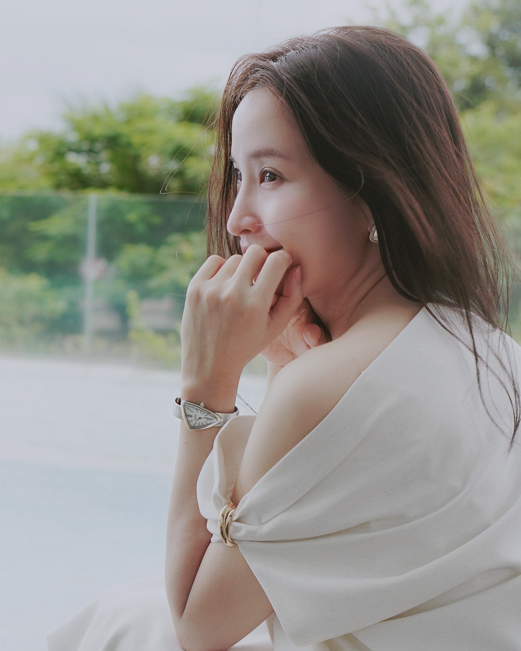 Kim Nhã và chiếc đồng hồ Saga 80746-SVMWSV-2