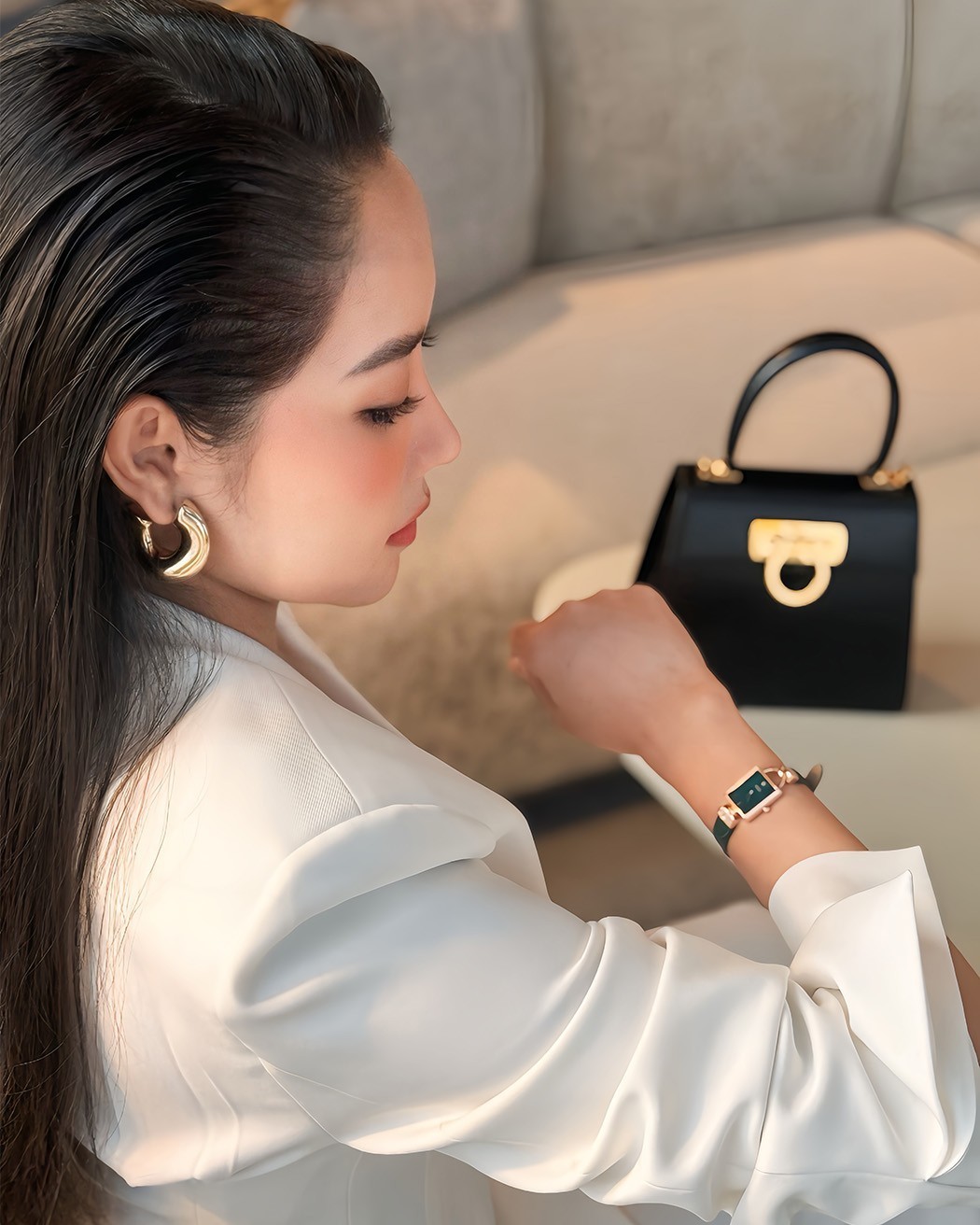 Tường Vi diện Saga - Ngôn ngữ cá tính riêng biệt của riêng Nàng 4 Thể hiện cá tính cùng diễn viên Tường Vi với Saga MOPS Diamonds 71936-RGGRGR-2