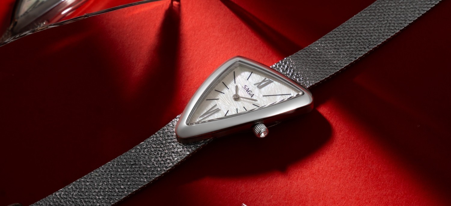 Mặt số khảm xà cừ của Saga Triangle