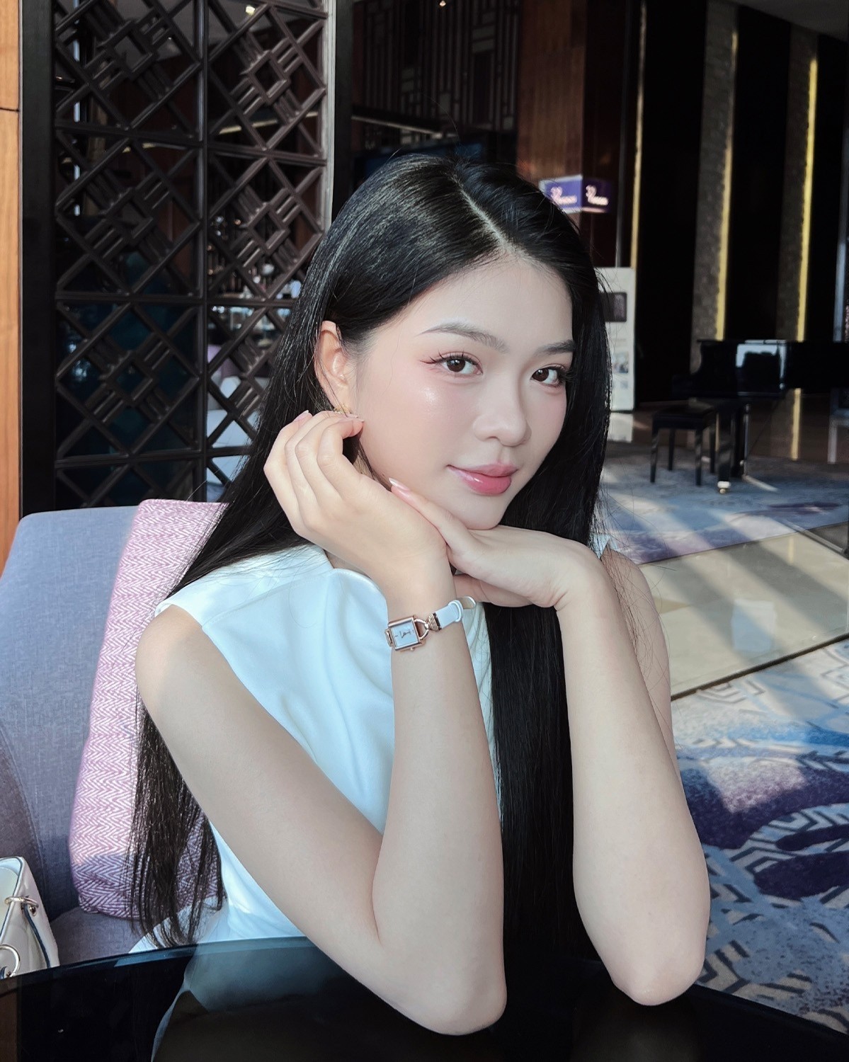 Nàng thanh lịch cùng Saga