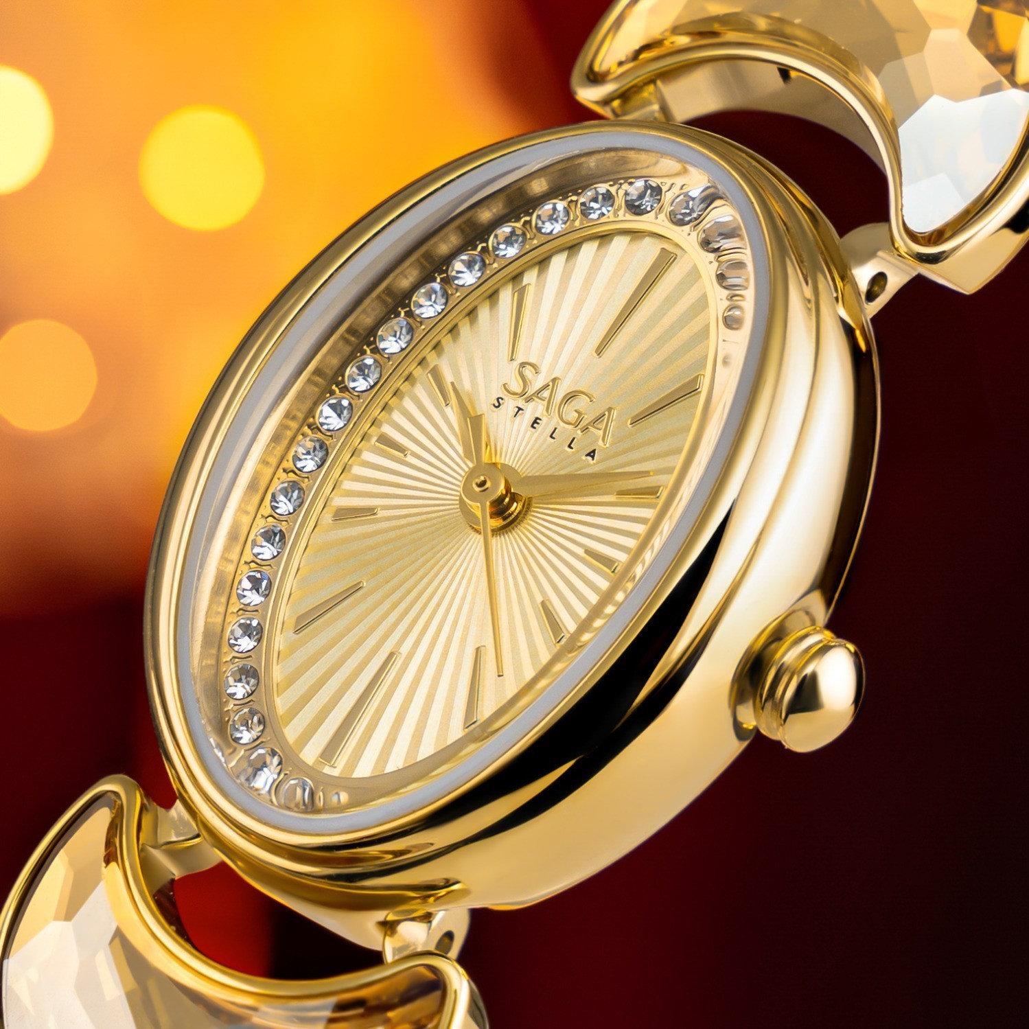 Saga Lunar cùng thiết kế mặt số elip