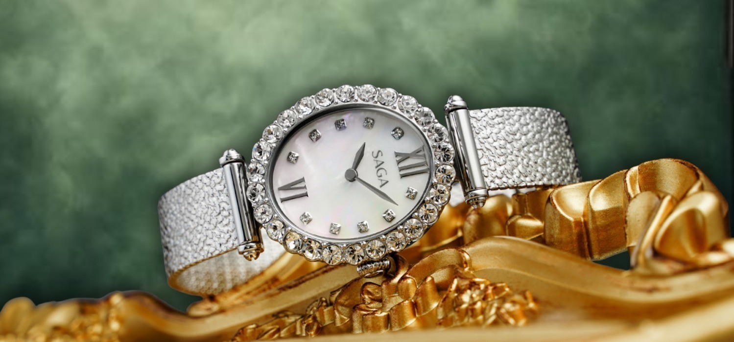 Saga Mirror với thiết kế không vấu