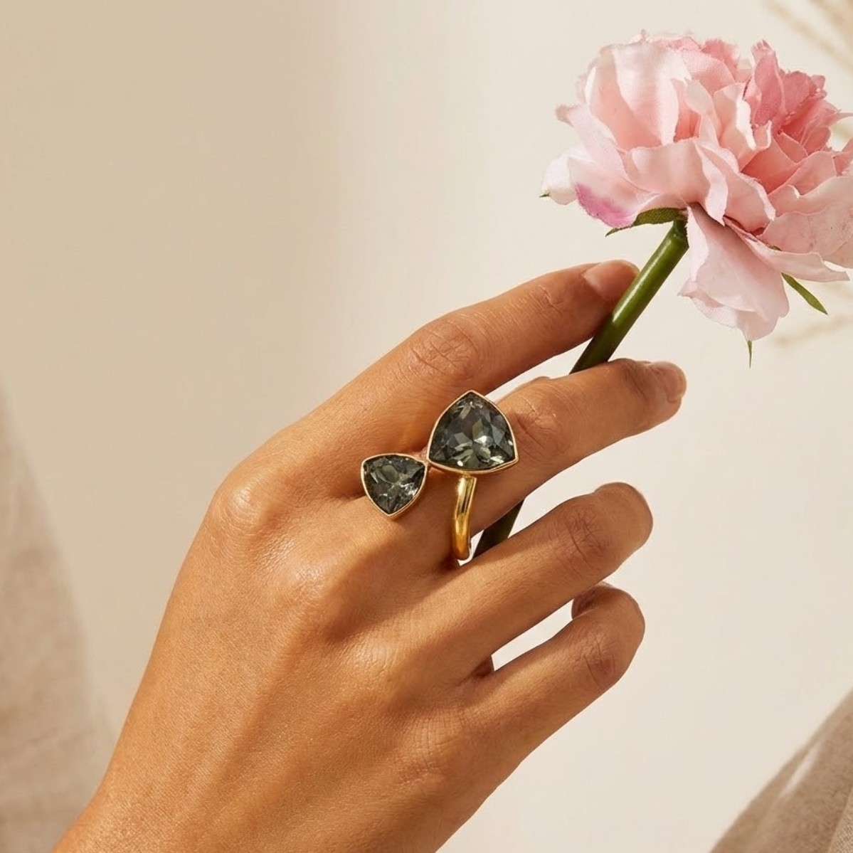 Chọn nhẫn cho da tông ấm