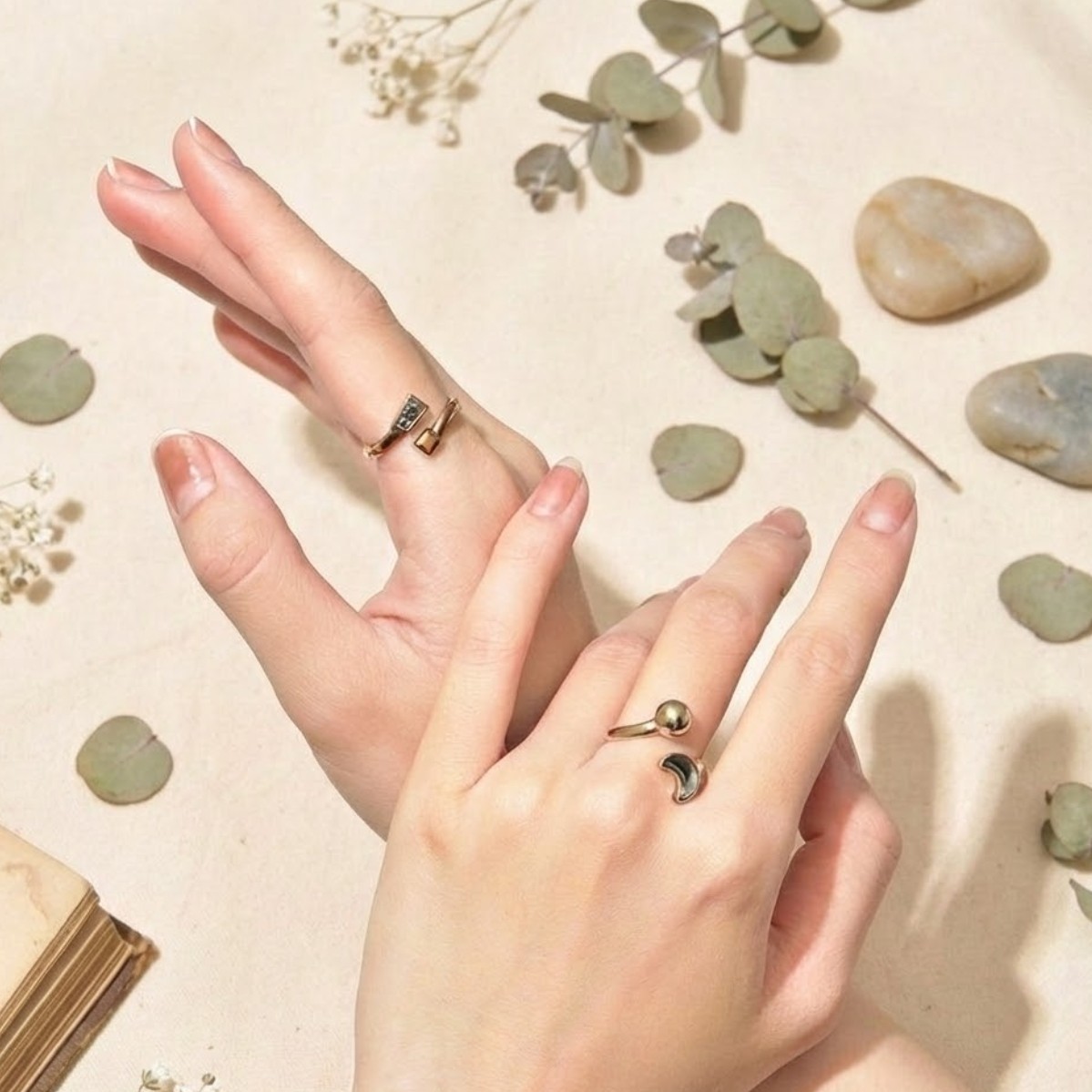 Đeo nhẫn ở nhiều vị trí khác nhau