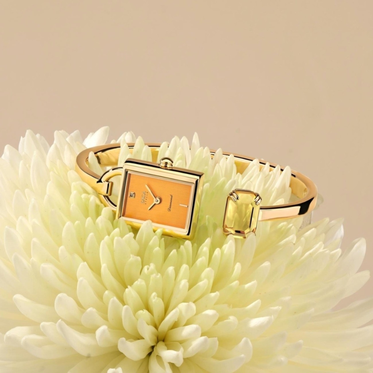 Đồng hồ mặt vuông Saga