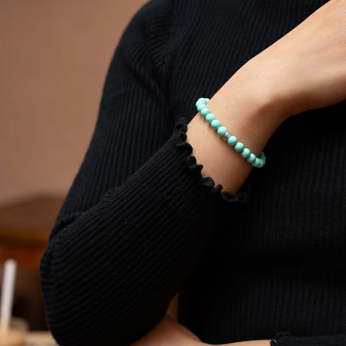 Đeo vòng tay thu hút may mắn