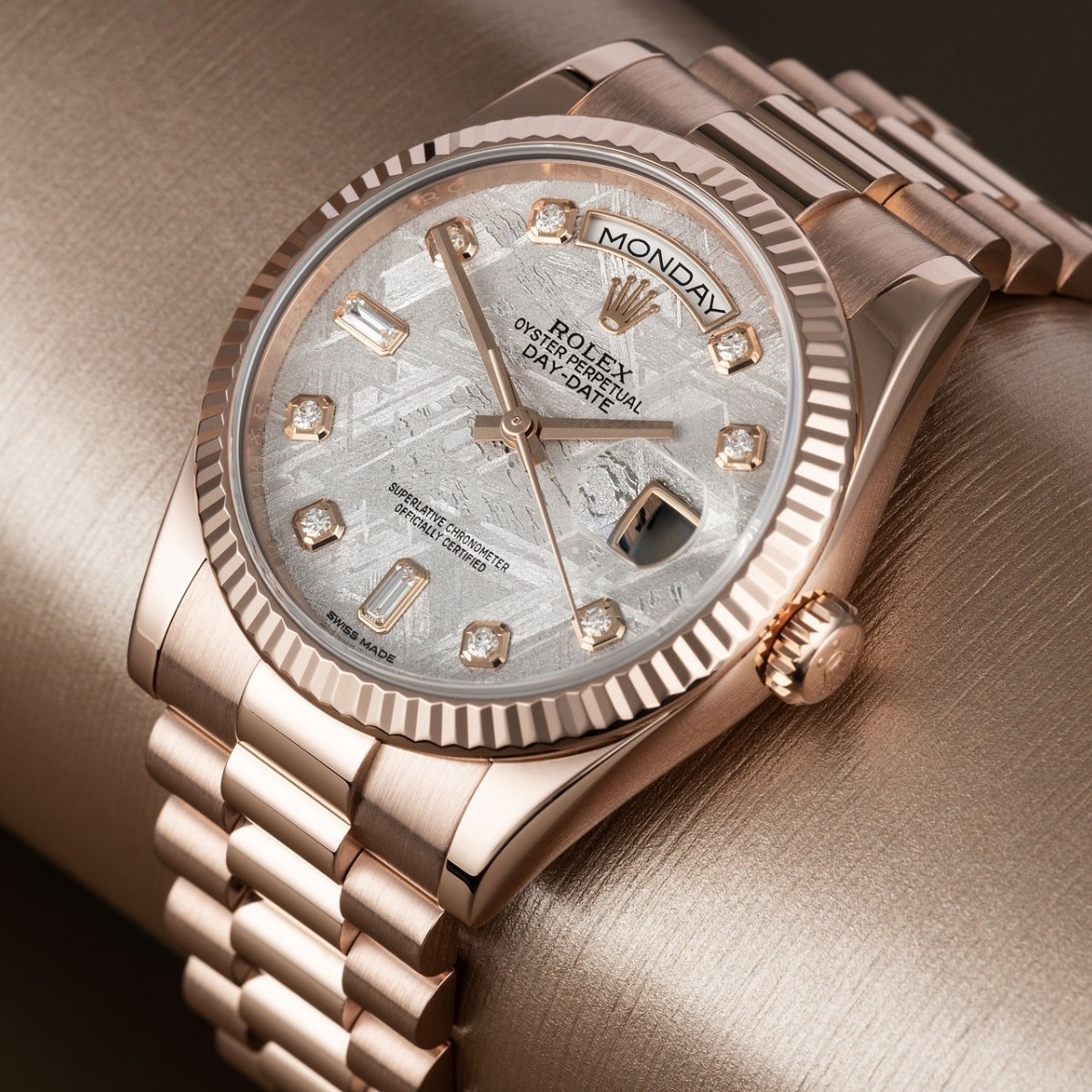 Đồng hồ đeo tay nam Rolex mặt thiên thạch