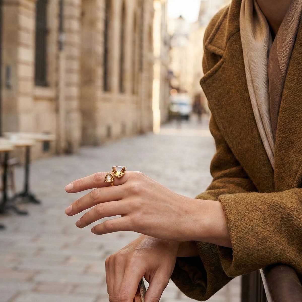 Đeo nhẫn nữ Saga để thể hiện cá tính