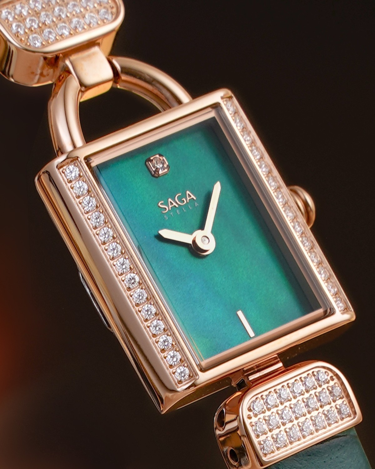 Mặt số khảm xà cừ của Saga MOP Diamonds