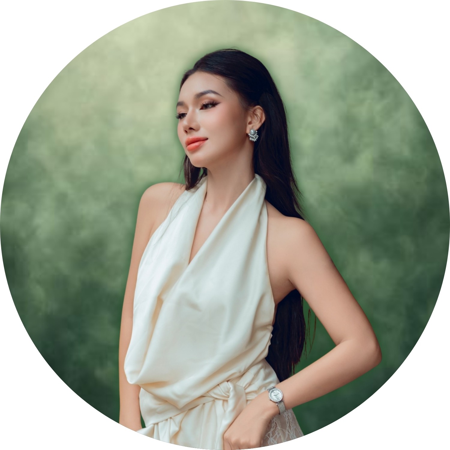 Cảm nhận của Phạm Lụa về đồng hồ Saga Mirror