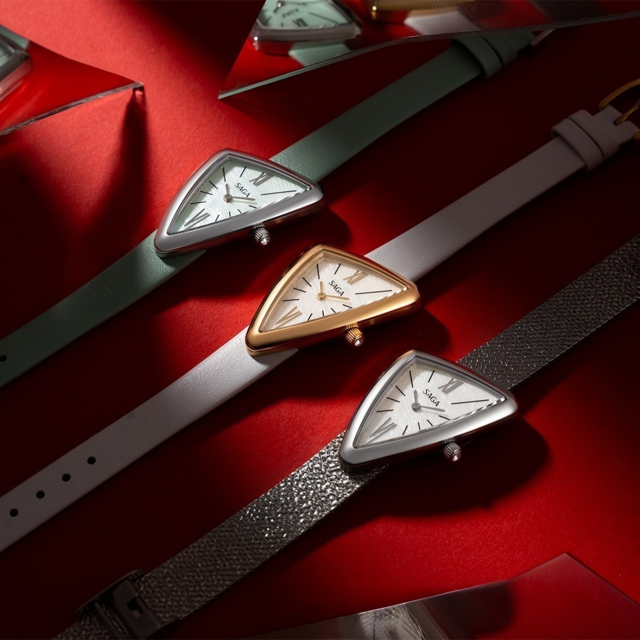 Đồng hồ đeo tay nữ Saga khảm xà cừ